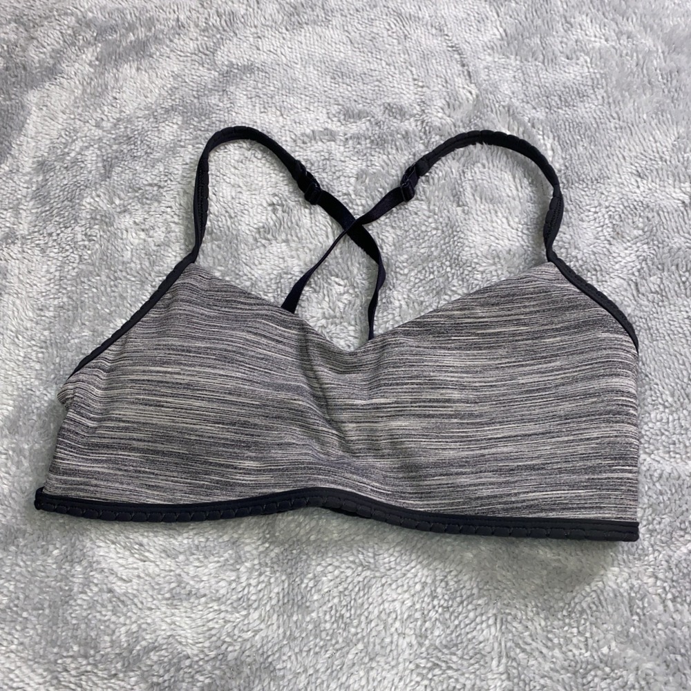 LULULEMON Hot Spell Sports Bra Size 6 Gray Black Strappy Yoga Athleisure Workout